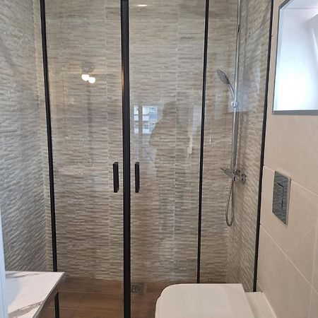 Lisbon South Bay Rooms 2 Almada Bagian luar foto