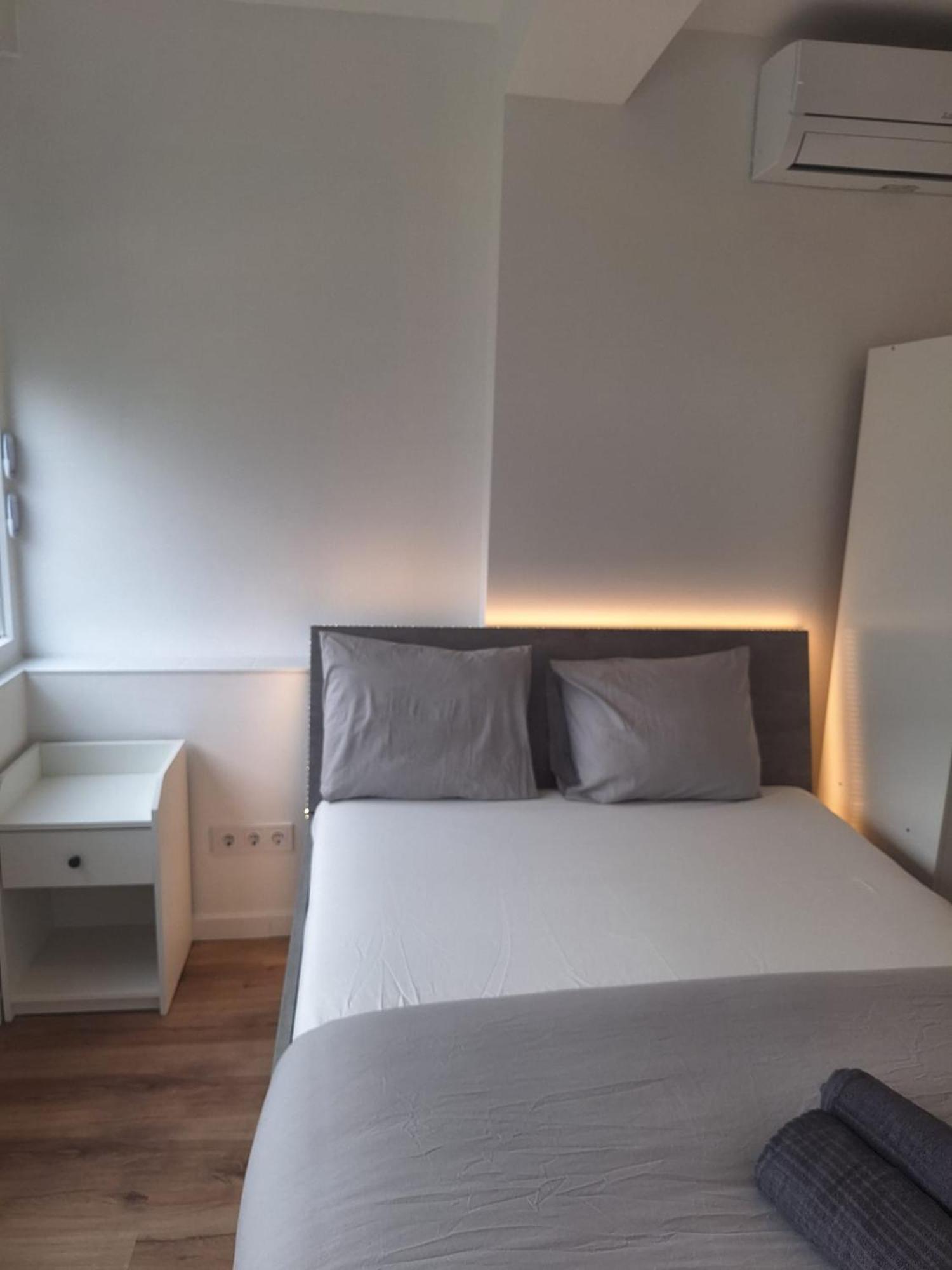 Lisbon South Bay Rooms 2 Almada Bagian luar foto