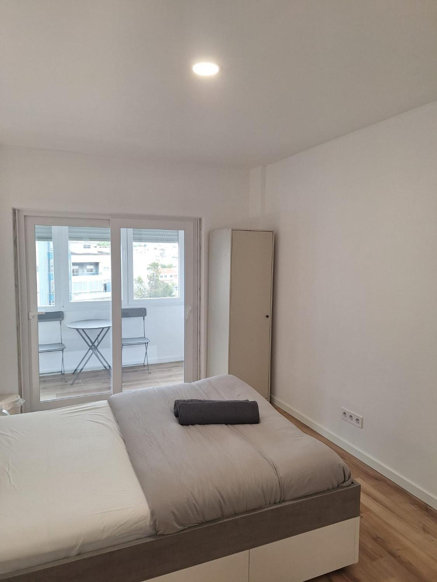 Lisbon South Bay Rooms 2 Almada Bagian luar foto