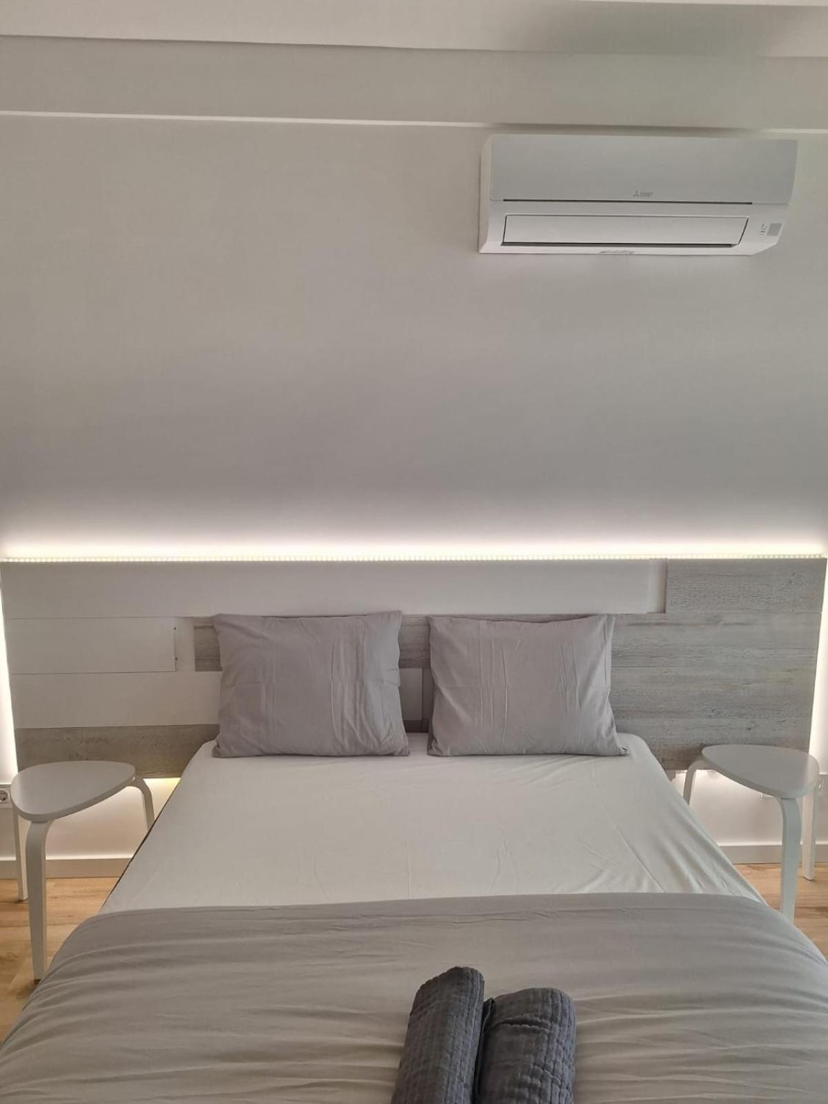 Lisbon South Bay Rooms 2 Almada Bagian luar foto