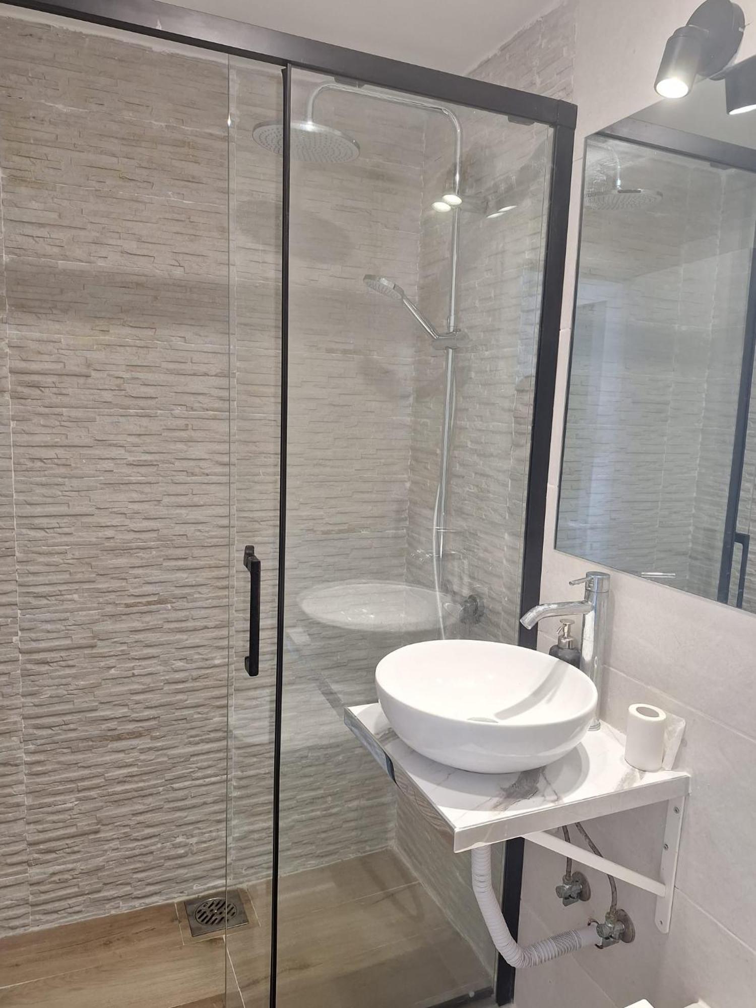 Lisbon South Bay Rooms 2 Almada Bagian luar foto