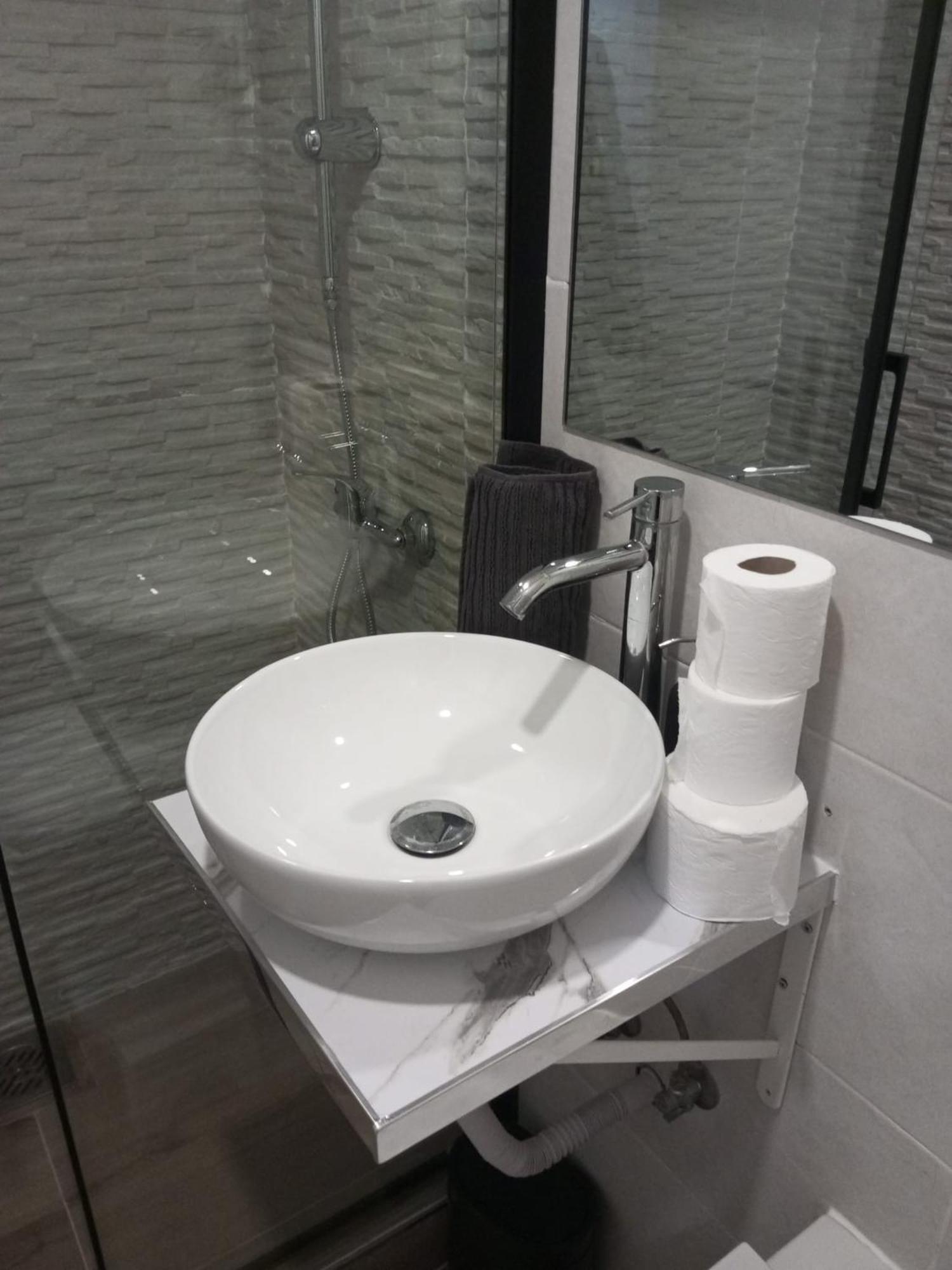 Lisbon South Bay Rooms 2 Almada Bagian luar foto
