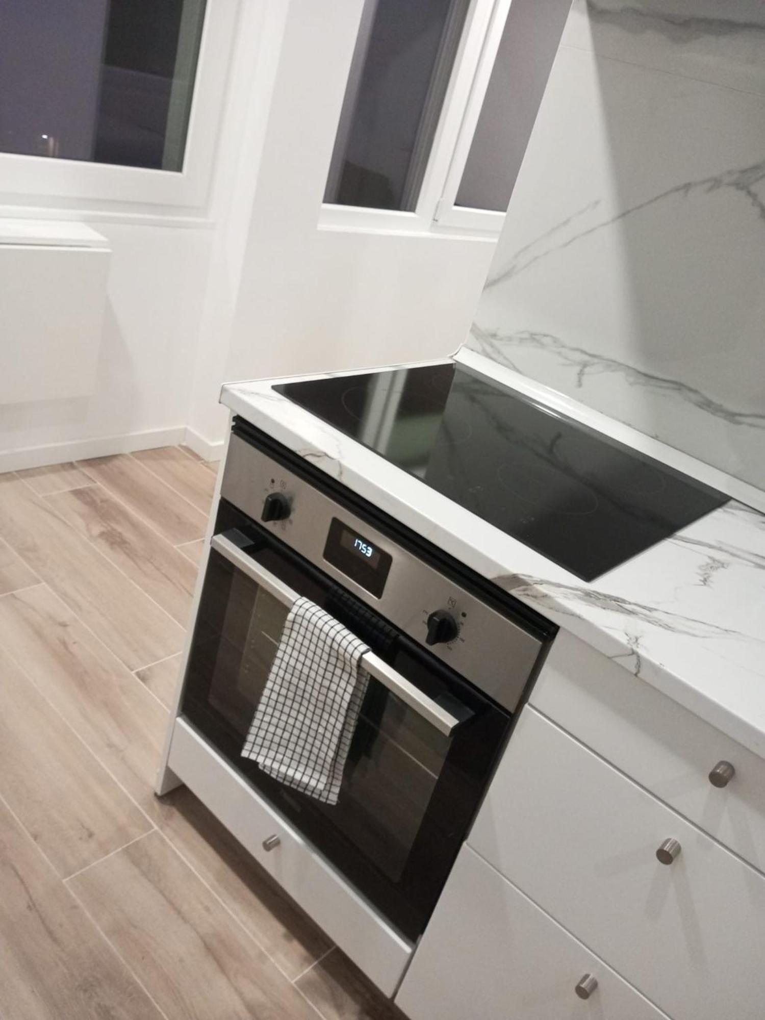 Lisbon South Bay Rooms 2 Almada Bagian luar foto