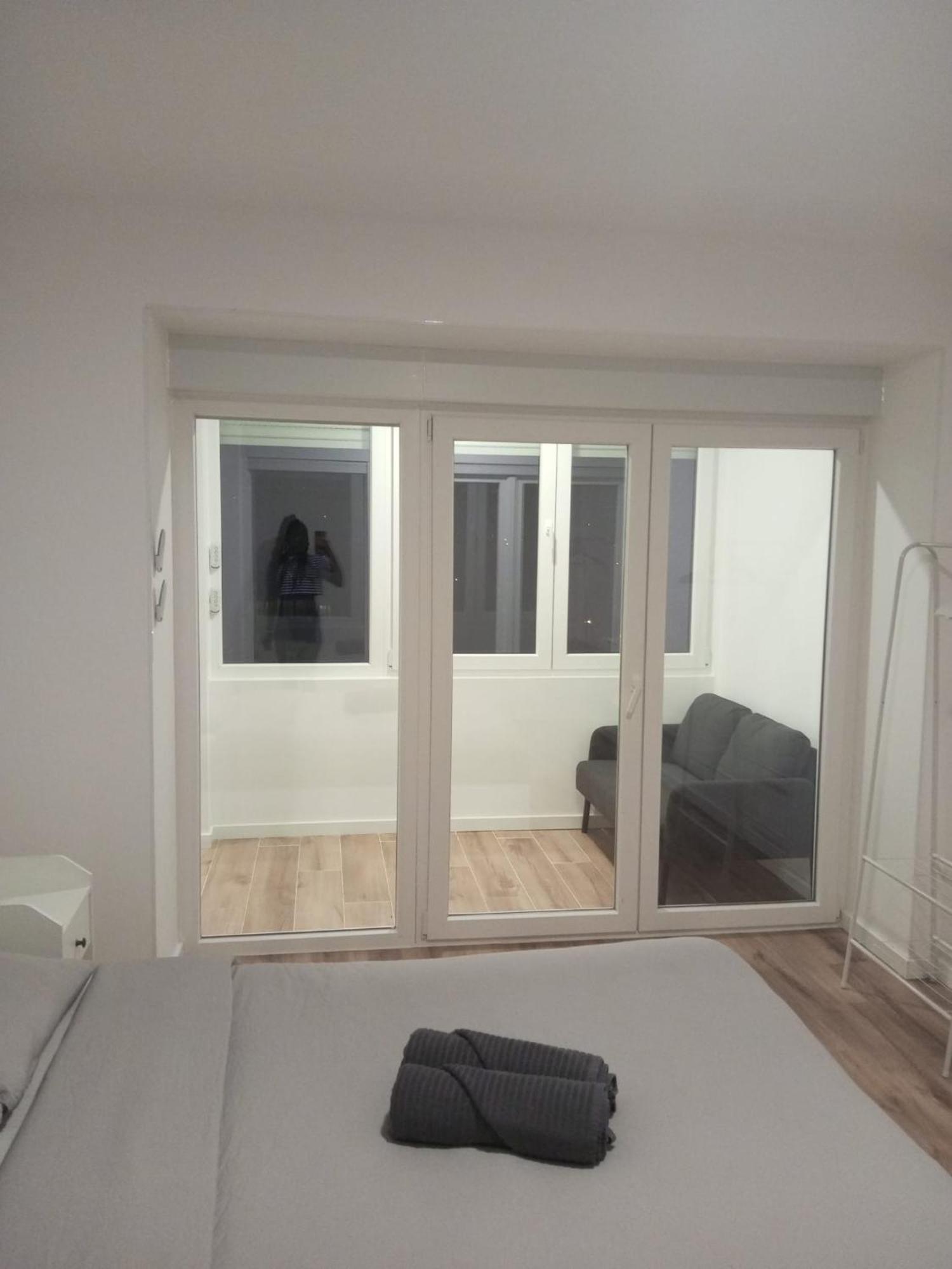 Lisbon South Bay Rooms 2 Almada Bagian luar foto